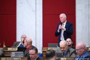 House passes bill eliminating nurse anesthetist supervision in divided vote